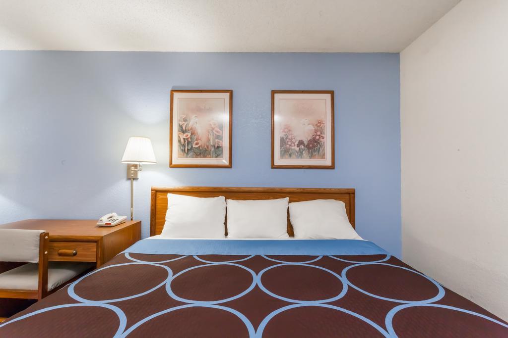 Hotel Super 8 By Wyndham Norwich Exteriér fotografie